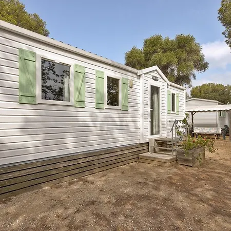 Du Grand Batailler Campsite *