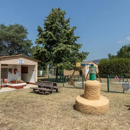 Du Grand Batailler 캠프장 봄레미모사