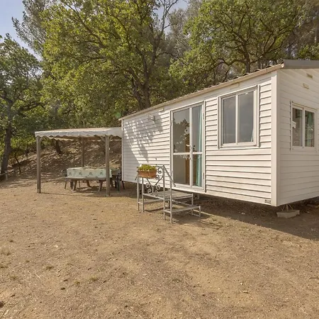 Du Grand Batailler Campsite *